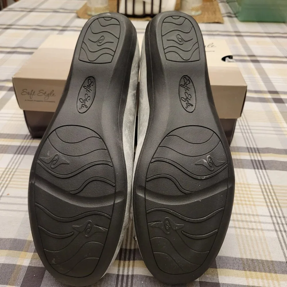 The wedding shoes that were never worn... - Picture 3 of 4